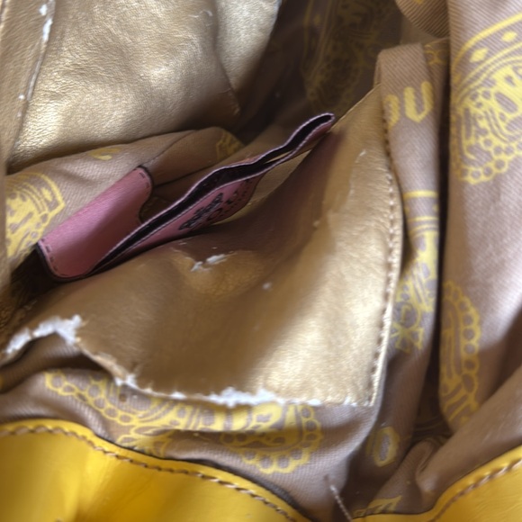 -Vintage RARE HTF Juicy Couture Butter cup Daisy Bee handbag. - Picture 13 of 17